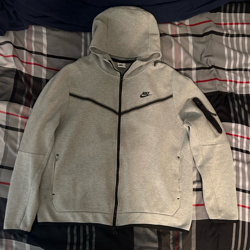 Nike tech fleece grey size XL